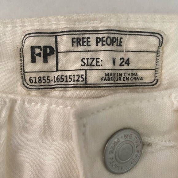 NWT Free People engraved detailed floral jeans size 24 - Picture 4 of 13